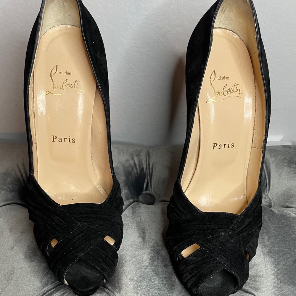 Louboutin suede platform peep toe pumps sz 38.5